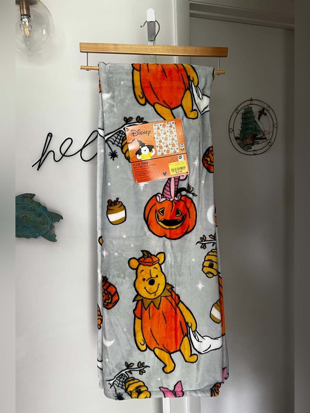 NEW Disney Winnie the Pooh Halloween Blanket 50”x70” Piglet Pumpkin 2026 VIRAL